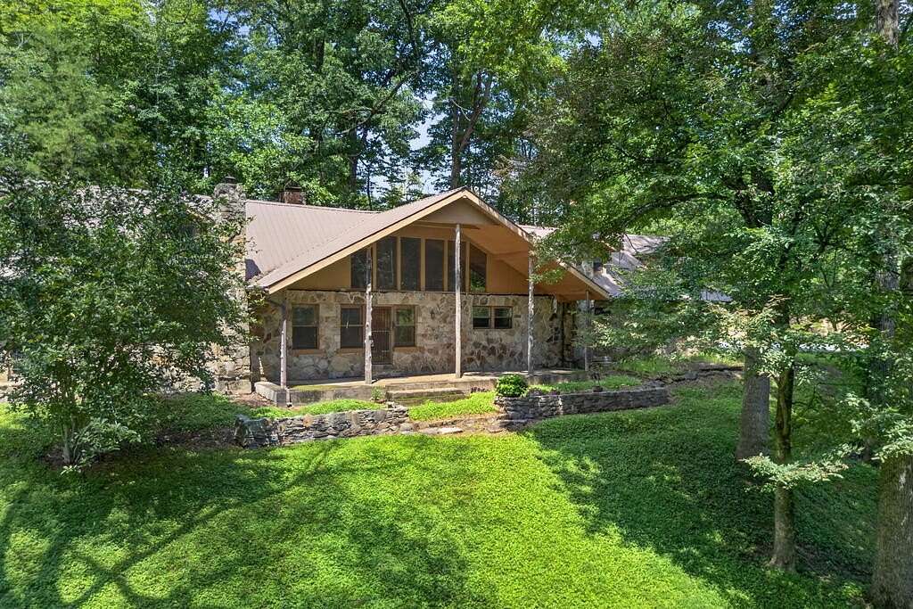 2.6 Acres of Land with Home for Sale in Cookeville, Tennessee