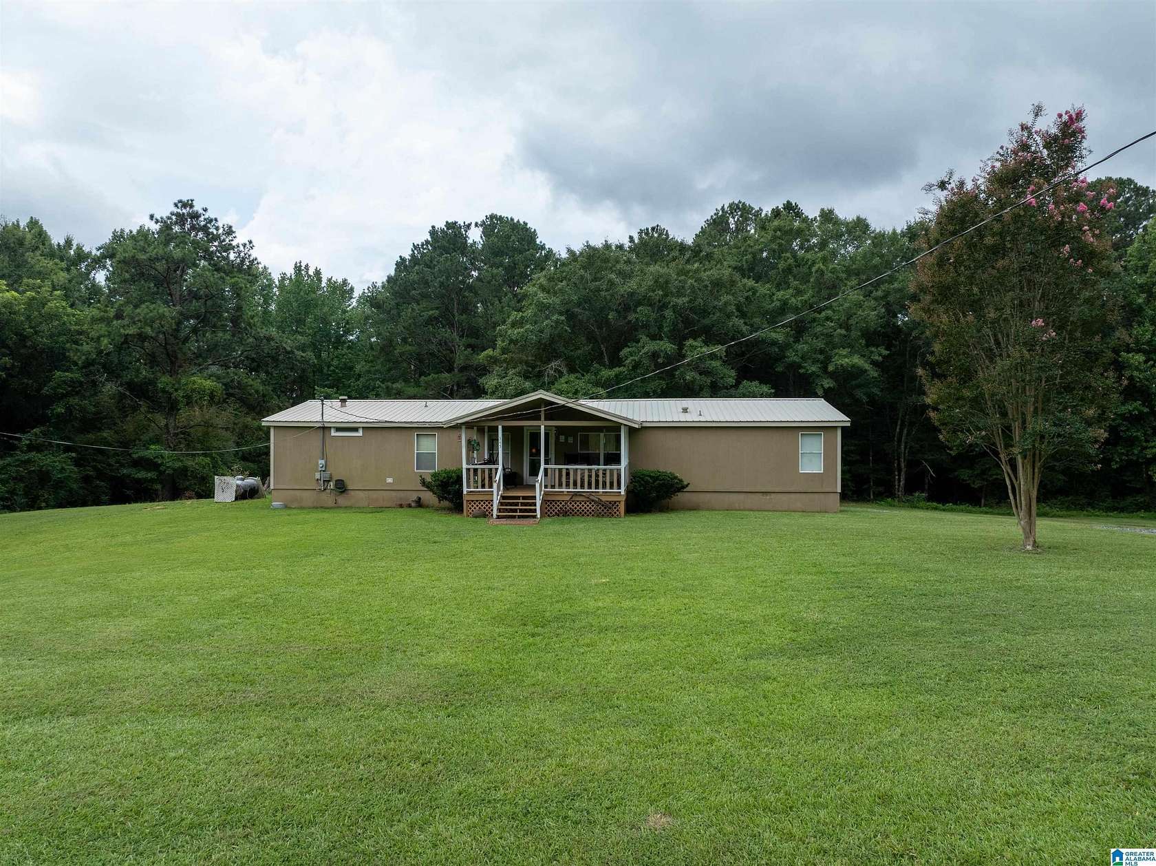 5.1 Acres of Land with Home for Sale in Gadsden, Alabama