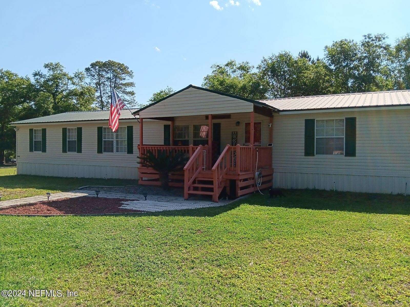 2.16 Acres of Land with Home for Sale in Middleburg, Florida