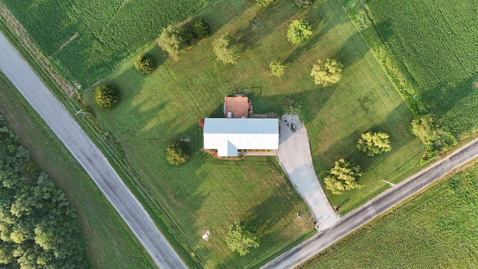 2 Acres of Land with Home for Sale in Fairfield, Illinois