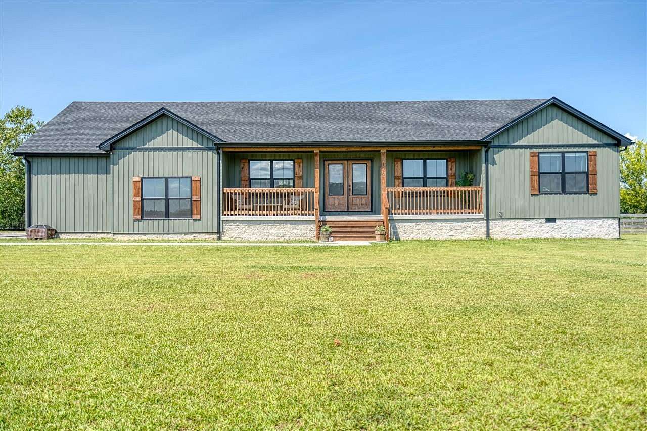 1.69 Acres of Land with Home for Sale in Russellville, Kentucky
