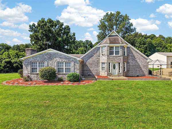 26 Acres of Land with Home for Sale in Alvaton, Kentucky
