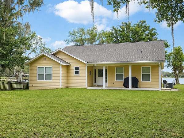 2.59 Acres of Land with Home for Sale in Fort McCoy, Florida