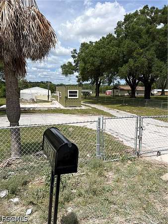 1 Acre of Land for Sale in Zephyrhills, Florida