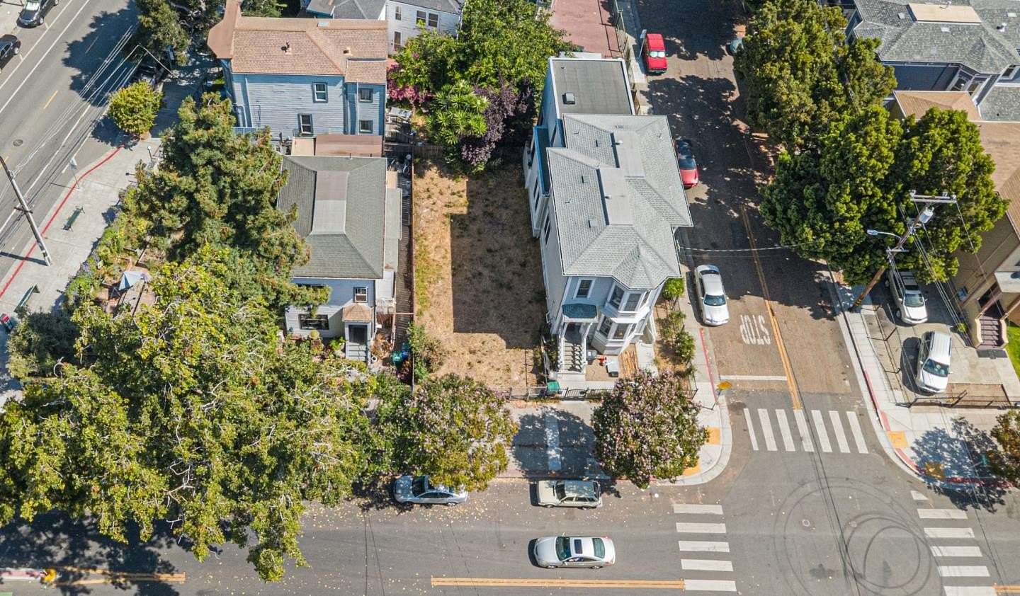 0.05 Acres of Residential Land for Sale in Oakland, California