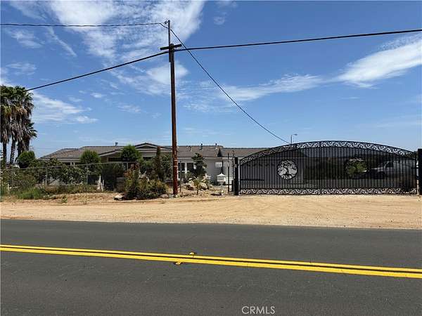 5.67 Acres of Land with Home for Lease in Riverside, California