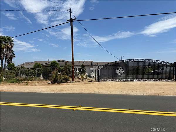 5.67 Acres of Land with Home for Lease in Riverside, California