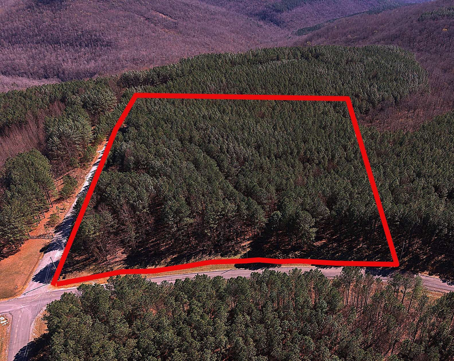 6 Acres of Residential Land for Sale in South Pittsburg, Tennessee