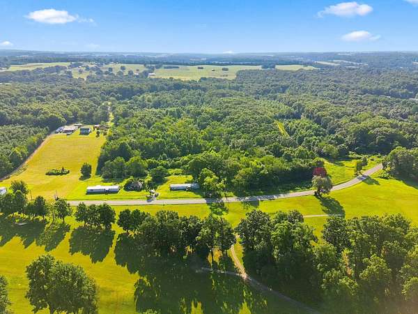 15 Acres of Land for Sale in Summertown, Tennessee