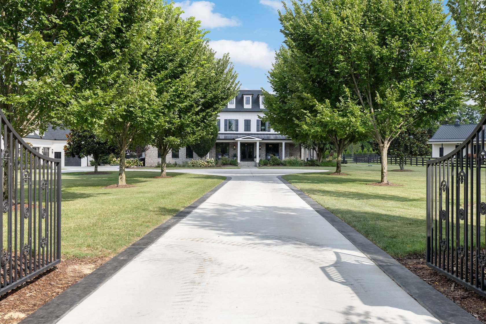 5 Acres of Land with Home for Sale in Franklin, Tennessee
