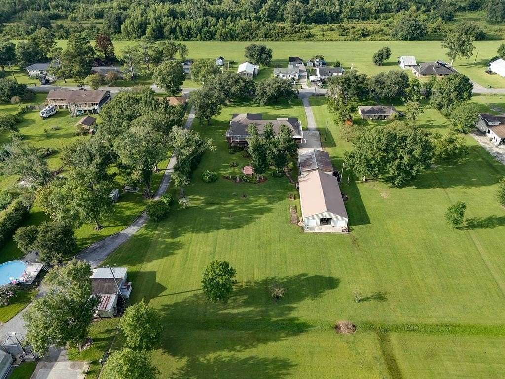 4 Acres of Land with Home for Sale in Houma, Louisiana