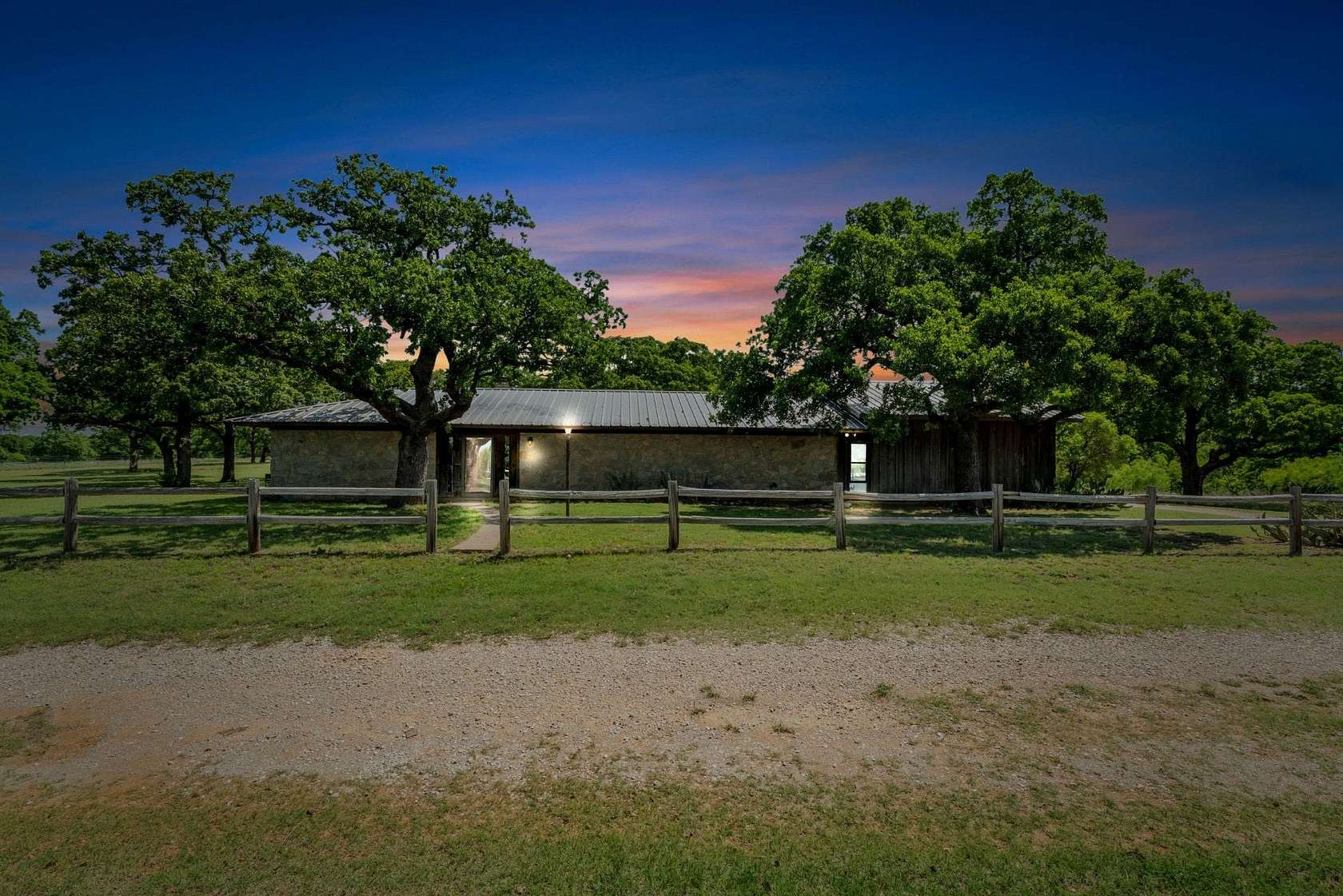 24 Acres of Land for Sale in Henrietta, Texas