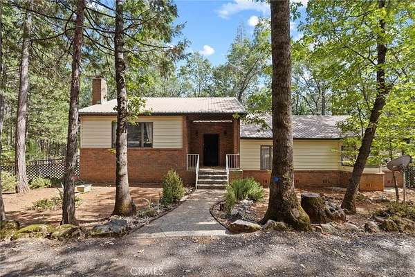 3 Acres of Land with Home for Sale in Magalia, California