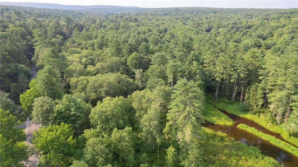 19 Acres of Recreational & Residential Land for Sale in Cresco, Pennsylvania