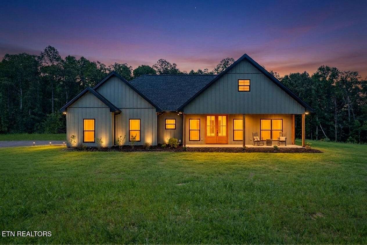 1.5 Acres of Land with Home for Sale in Jamestown, Tennessee