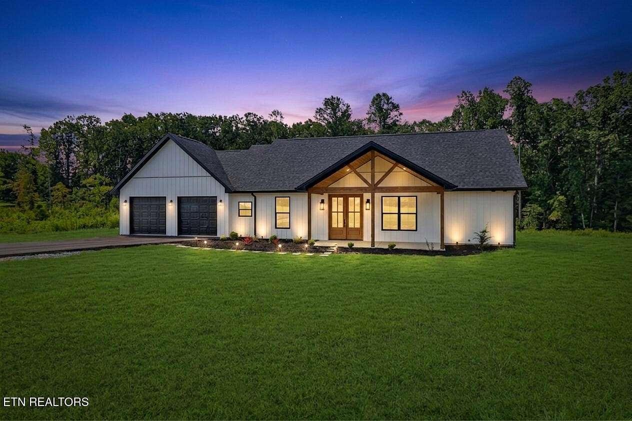 1.5 Acres of Land with Home for Sale in Jamestown, Tennessee