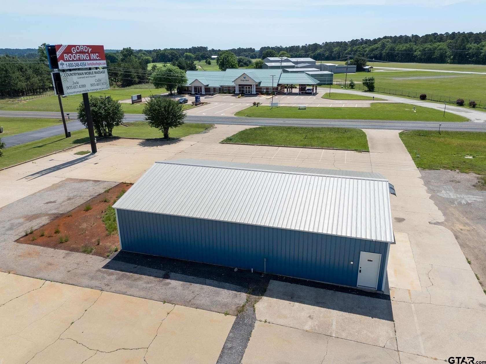 1.56 Acres of Improved Commercial Land for Sale in Hawkins, Texas