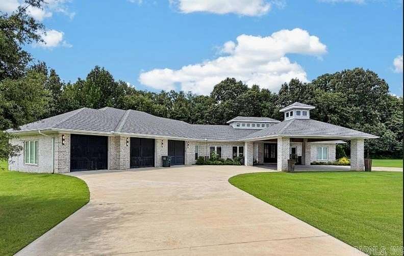 3 Acres of Land with Home for Sale in Jonesboro, Arkansas
