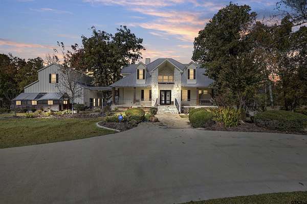12.7 Acres of Land with Home for Sale in Diana, Texas