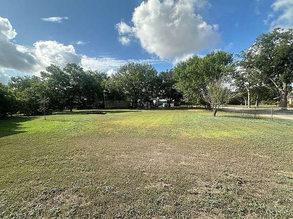0.5 Acres of Residential Land for Sale in Flatonia, Texas