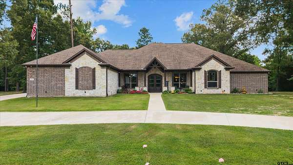 4.38 Acres of Land with Home for Sale in Lindale, Texas