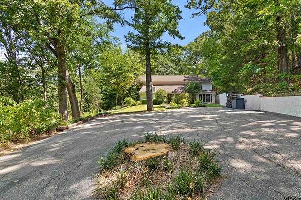 8.75 Acres of Land with Home for Sale in Lindale, Texas