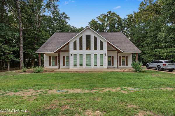 2.5 Acres of Land with Home for Sale in Kosciusko, Mississippi