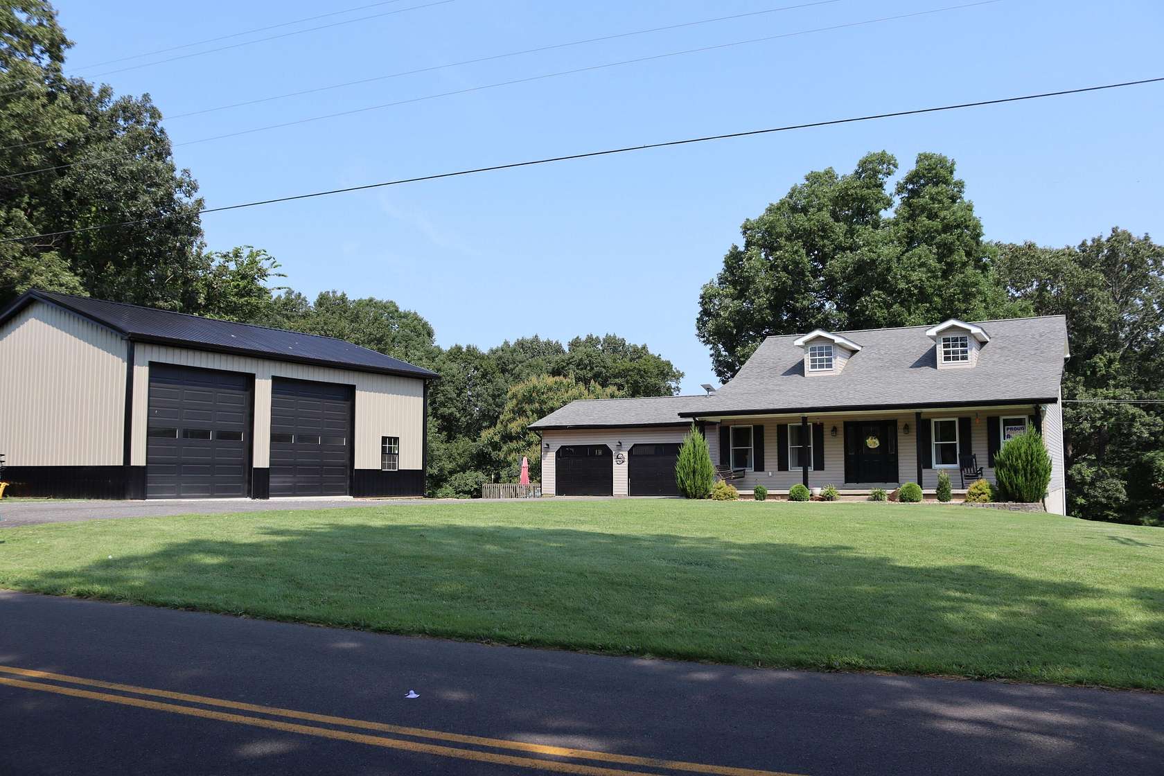 2.2 Acres of Land with Home for Sale in Benton, Kentucky