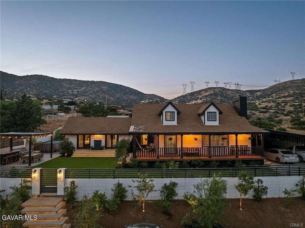 4.63 Acres of Land with Home for Sale in Palmdale, California