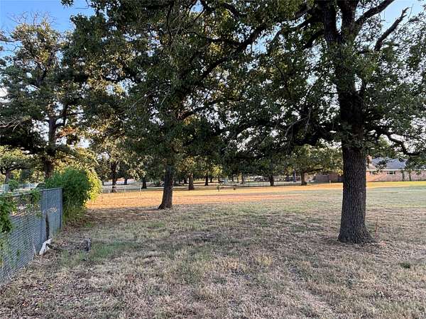 1.43 Acres of Land for Sale in Fort Worth, Texas