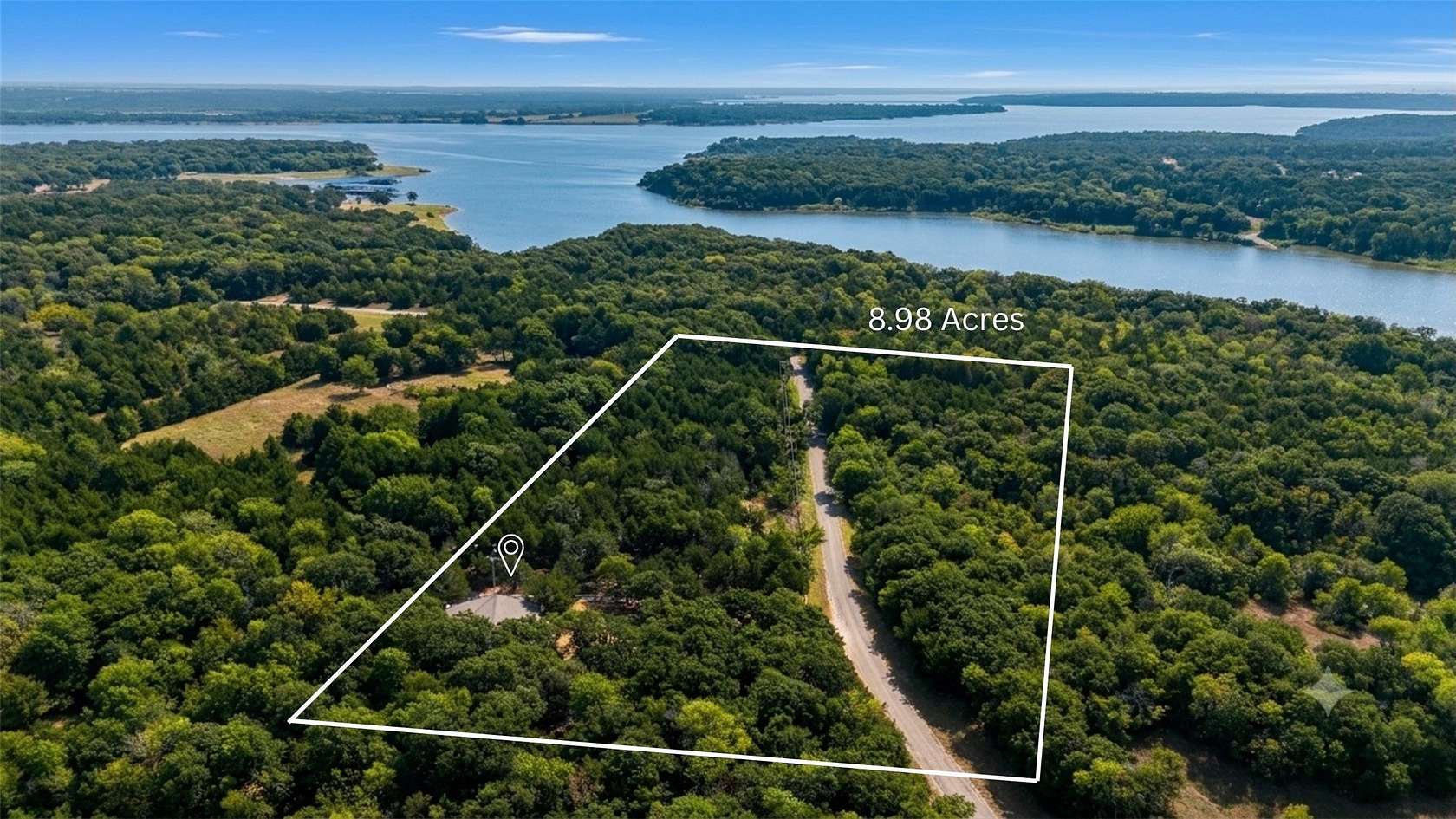 9 Acres of Land with Home for Sale in Whitesboro, Texas