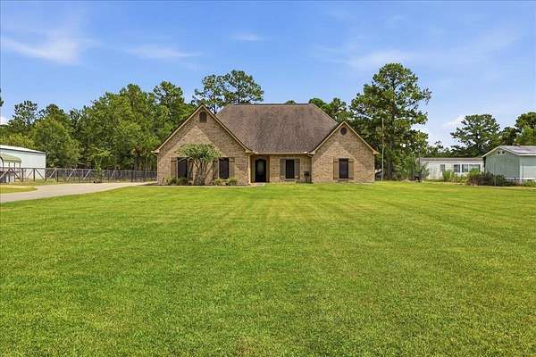 3 Acres of Improved Residential Land for Sale in Lumberton, Texas