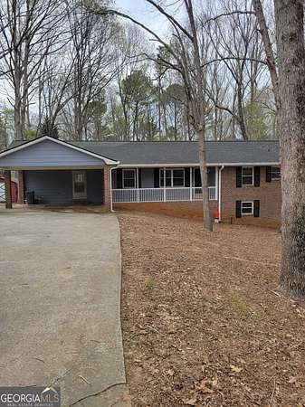 5.22 Acres of Land with Home for Lease in Suwanee, Georgia