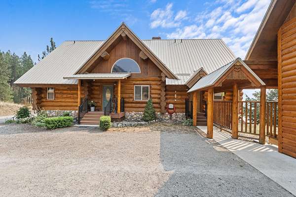 7.46 Acres of Land with Home for Sale in Gifford, Washington