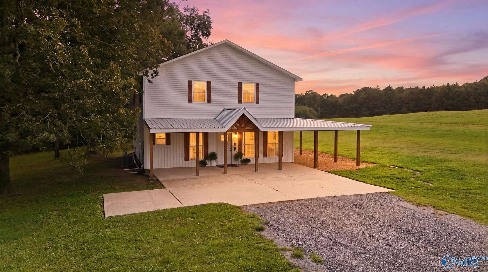 13.3 Acres of Land with Home for Sale in Boaz, Alabama