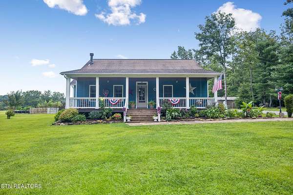 121 Acres of Land with Home for Sale in Jamestown, Tennessee