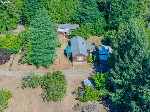 10.5 Acres of Land with Home for Sale in Broadbent, Oregon