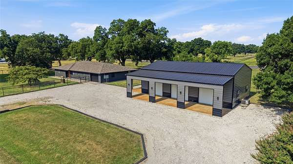 2.1 Acres of Land with Home for Sale in Whitesboro, Texas