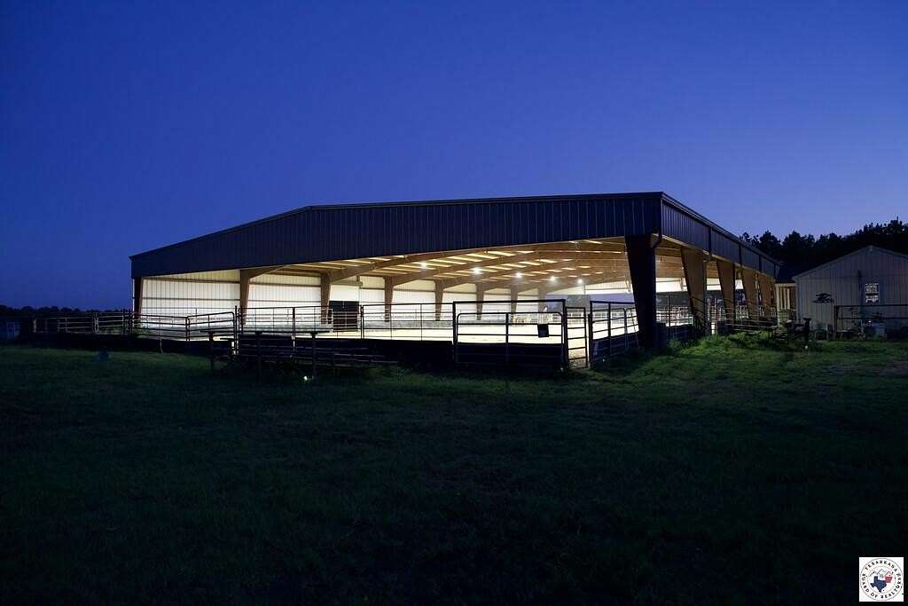 124 Acres of Agricultural Land with Home for Sale in Atlanta, Texas