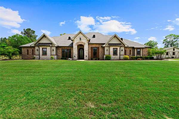 5.89 Acres of Land with Home for Sale in Longview, Texas