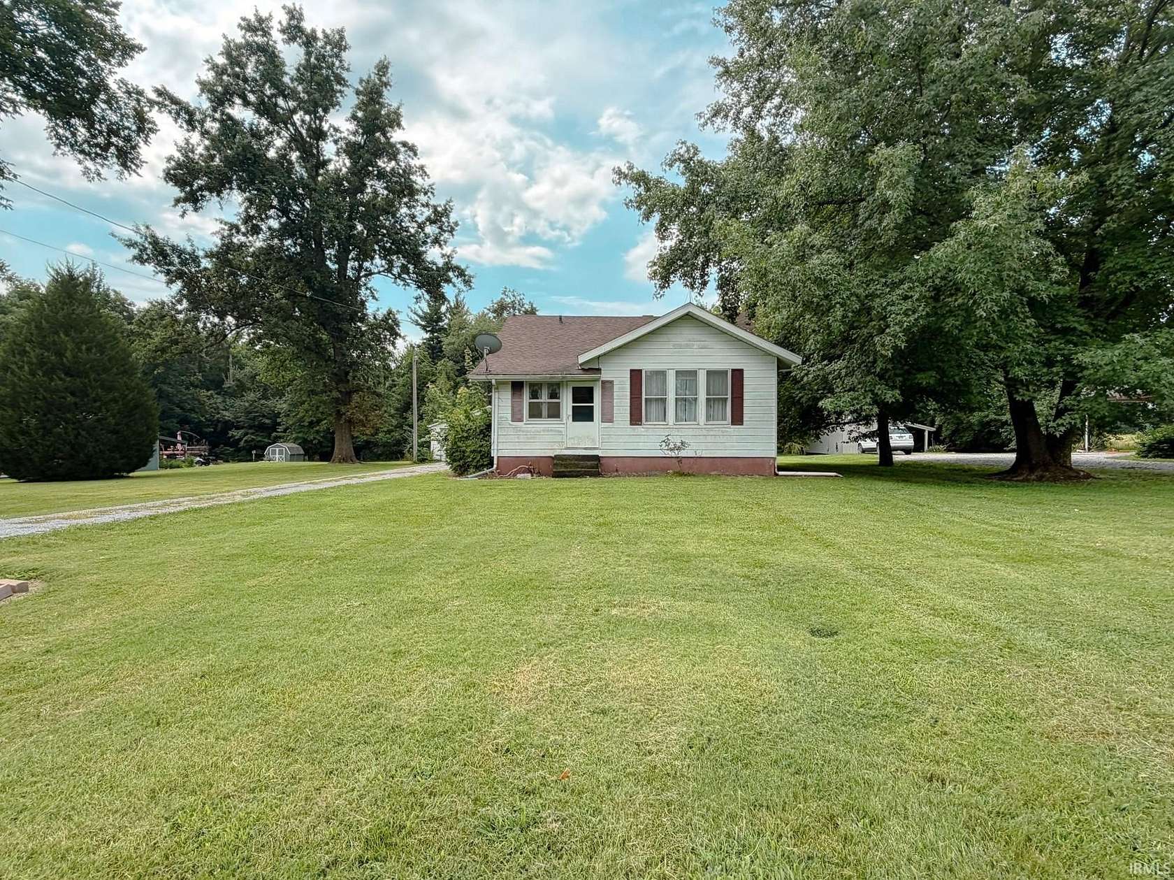 2 Acres of Land with Home for Sale in Fairfield, Illinois