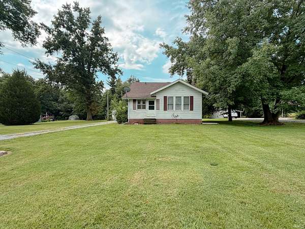 2 Acres of Land with Home for Sale in Fairfield, Illinois