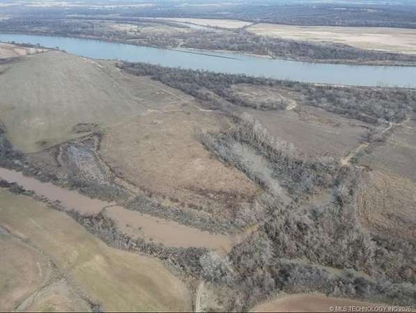 144 Acres of Land for Sale in Spiro, Oklahoma