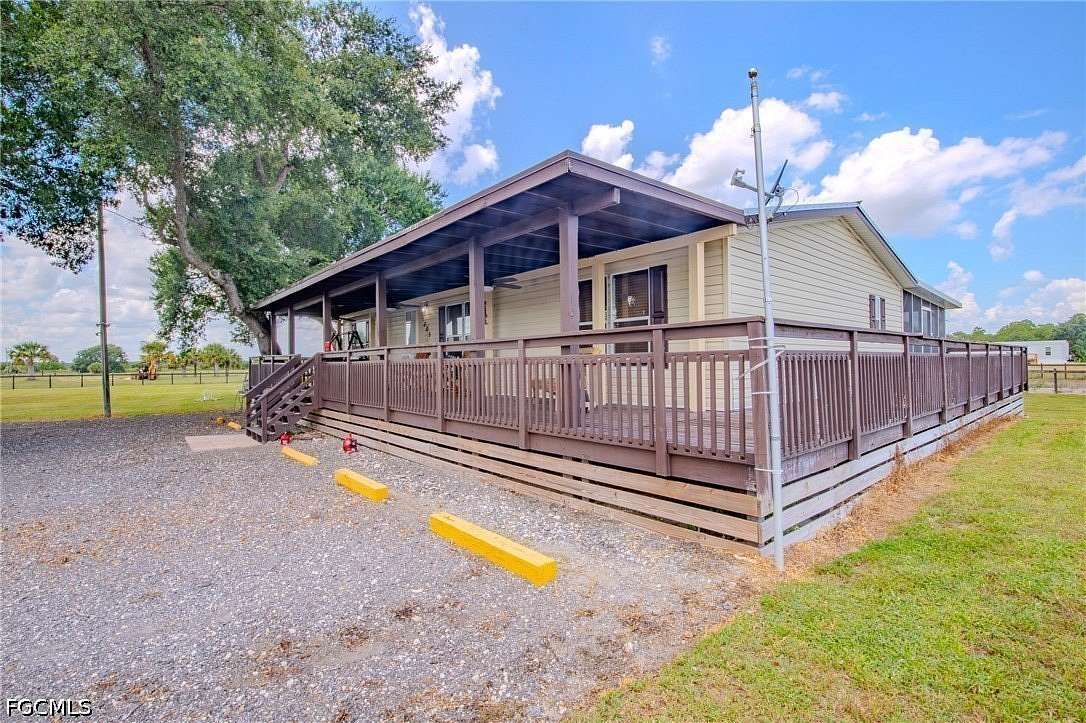 2.5 Acres of Land with Home for Lease in Clewiston, Florida