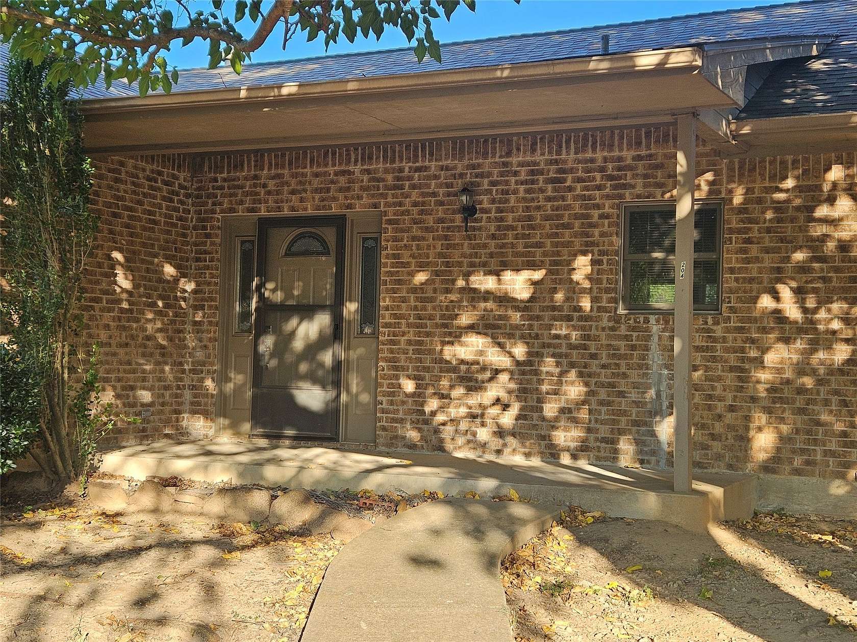 4 Acres of Land with Home for Lease in Weatherford, Texas