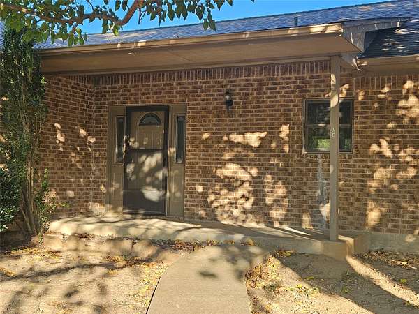 4 Acres of Land with Home for Lease in Weatherford, Texas