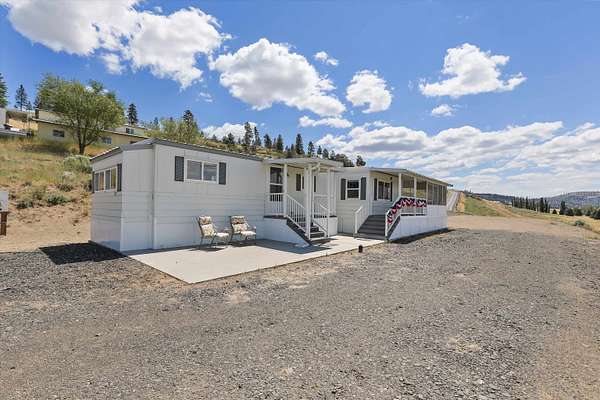2 Acres of Land with Home for Sale in Deer Meadows, Washington