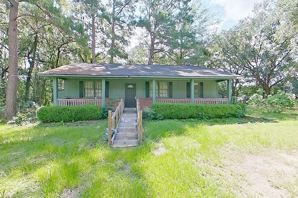 2.24 Acres of Land with Home for Sale in Thomasville, Georgia