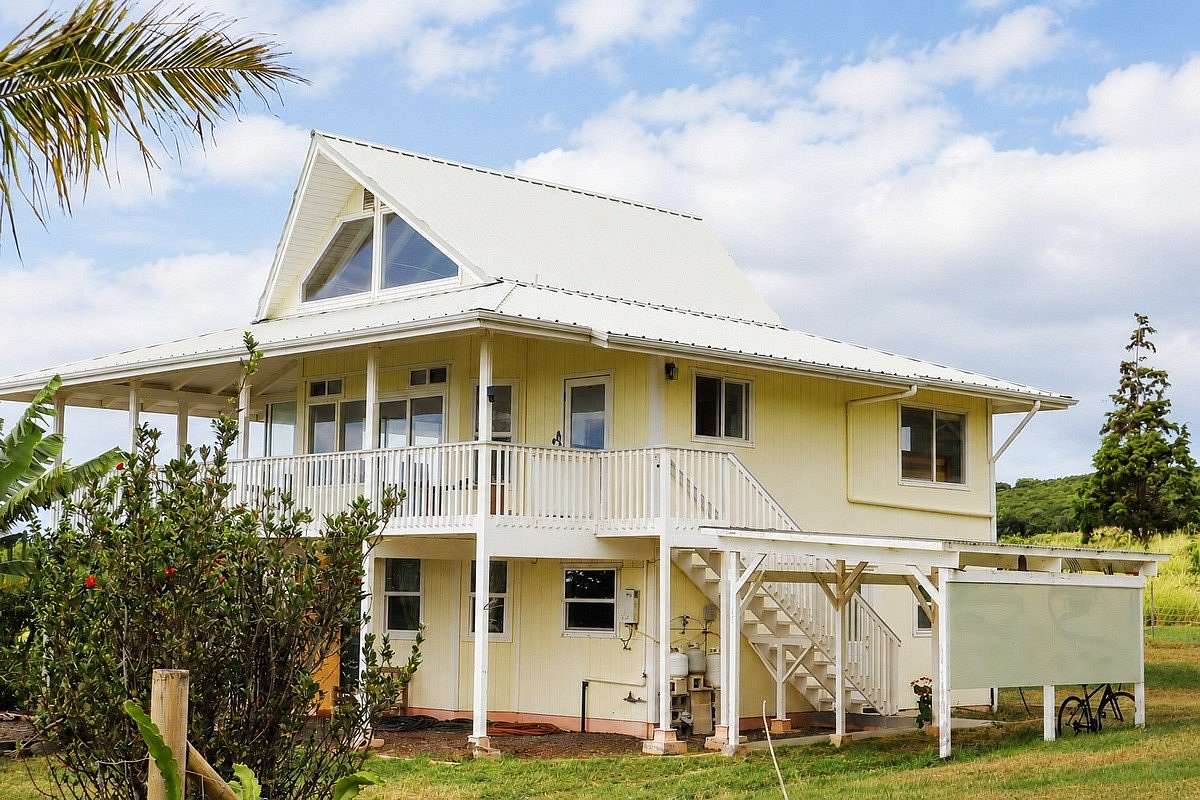 20.2 Acres of Agricultural Land with Home for Sale in Nāʻālehu, Hawaii