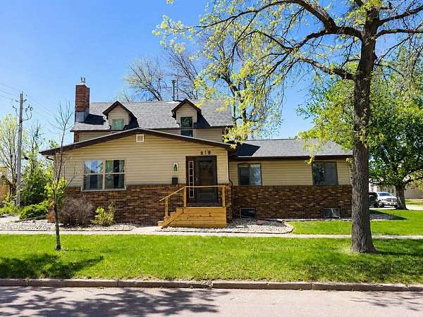 34 Acres of Land with Home for Sale in Sheldon, Iowa